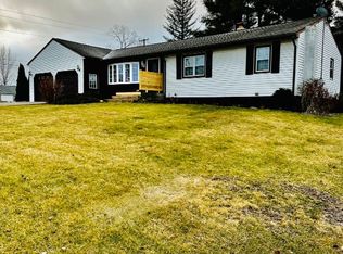 1205 Hazel Dr, Endicott, NY 13760