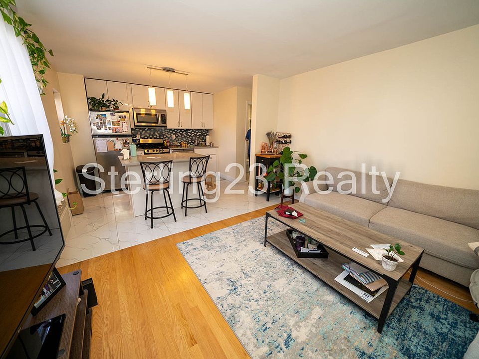 1st image of 3005 Newtown Ave #3