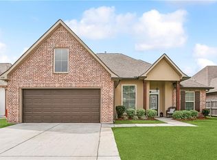 228 Hidden Cypress Dr, Belle Chasse, LA 70037