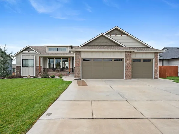 290 S Wellcrest Cir, Goddard, KS 67052