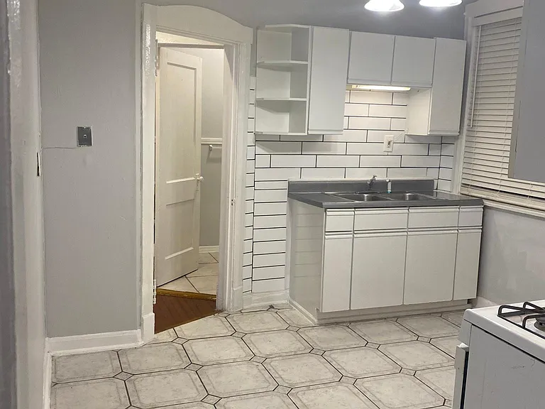 1753 W Catalpa Ave #1 — Photo 17