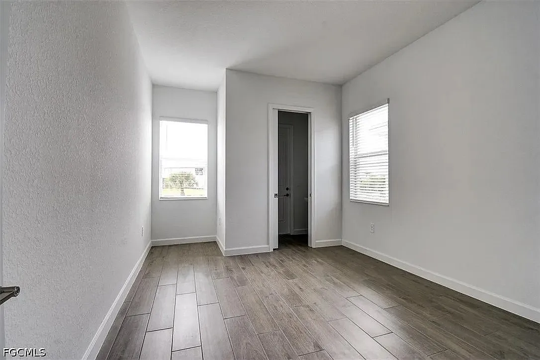 3 bed, 2.5 bath, 2361 sqft, $2,875 — Photo 2