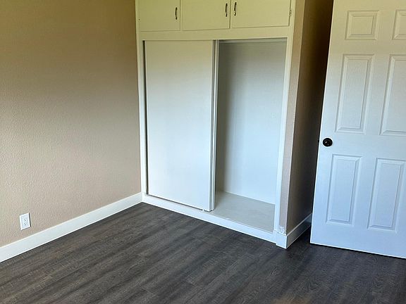 2nd image of 250 N Airport Way