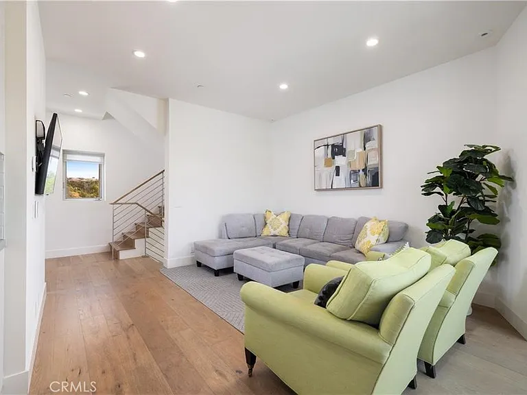3920 Coast Hwy E — Photo 12