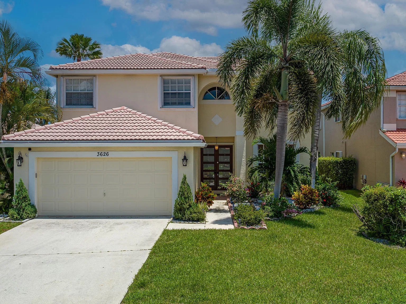 4 bed, 2.5 bath, 2644 sqft, $4,500 — Photo 2