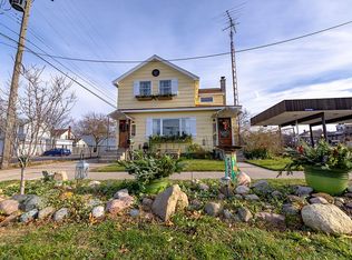 106 N 2nd St, Grand Haven, MI 49417