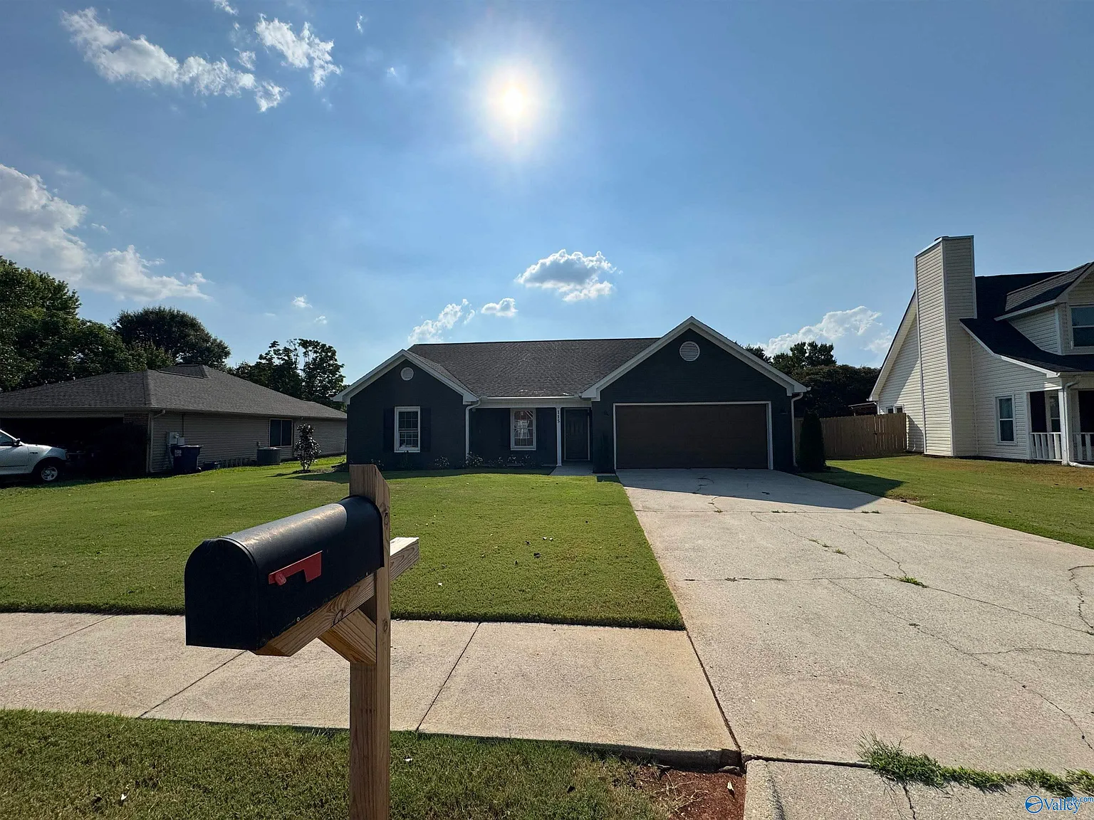4 bed, 2.0 bath, 1900 sqft, $2,200 — Photo 3