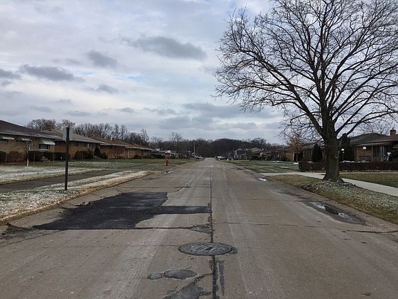 4th image of 36 E Dawnwood Dr