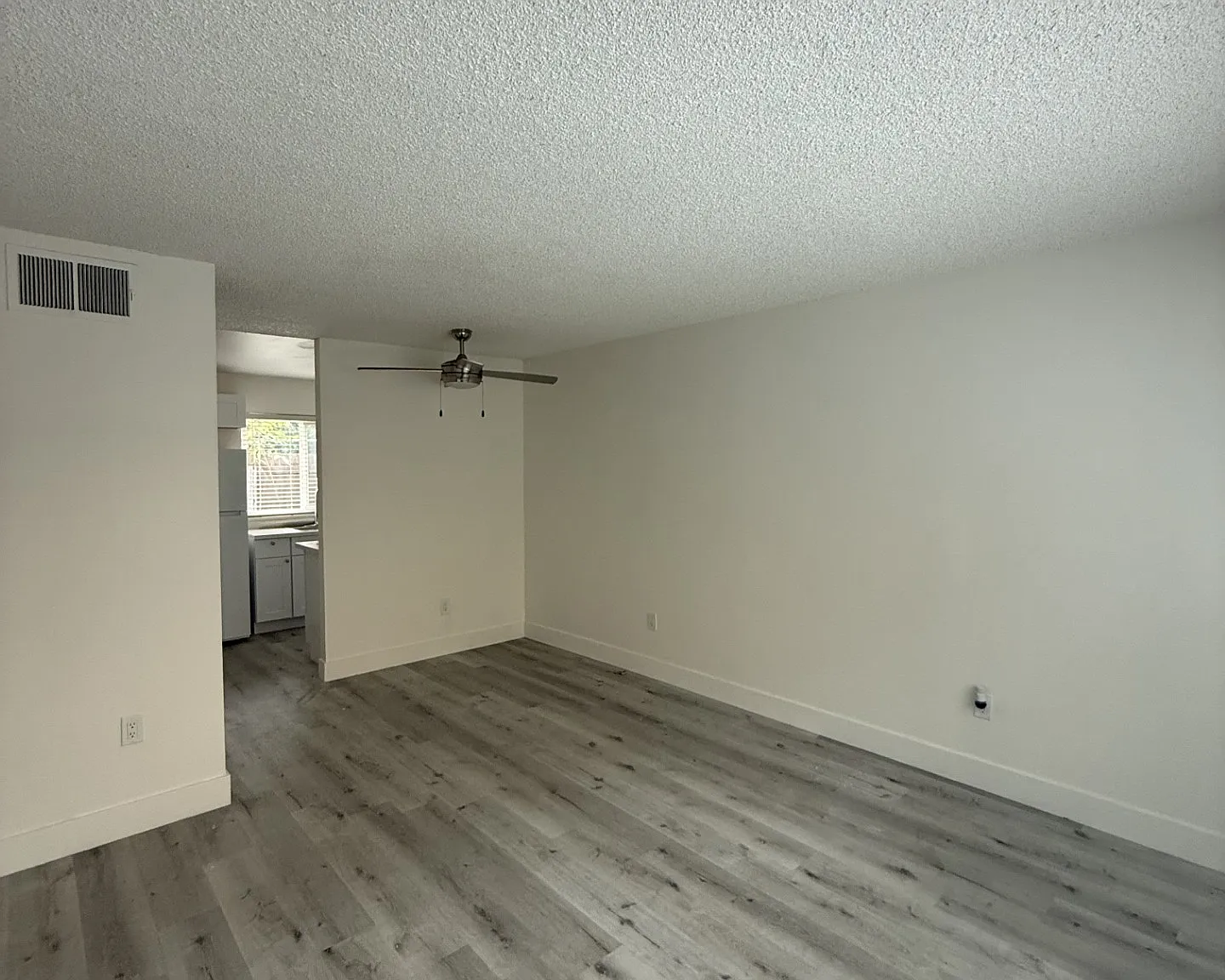 1 bed, 500 sqft, $1,615 — Photo 2