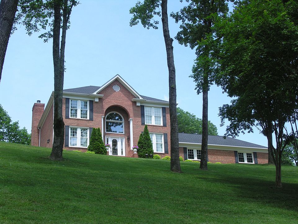 1st image of 629 Stonebrook Dr