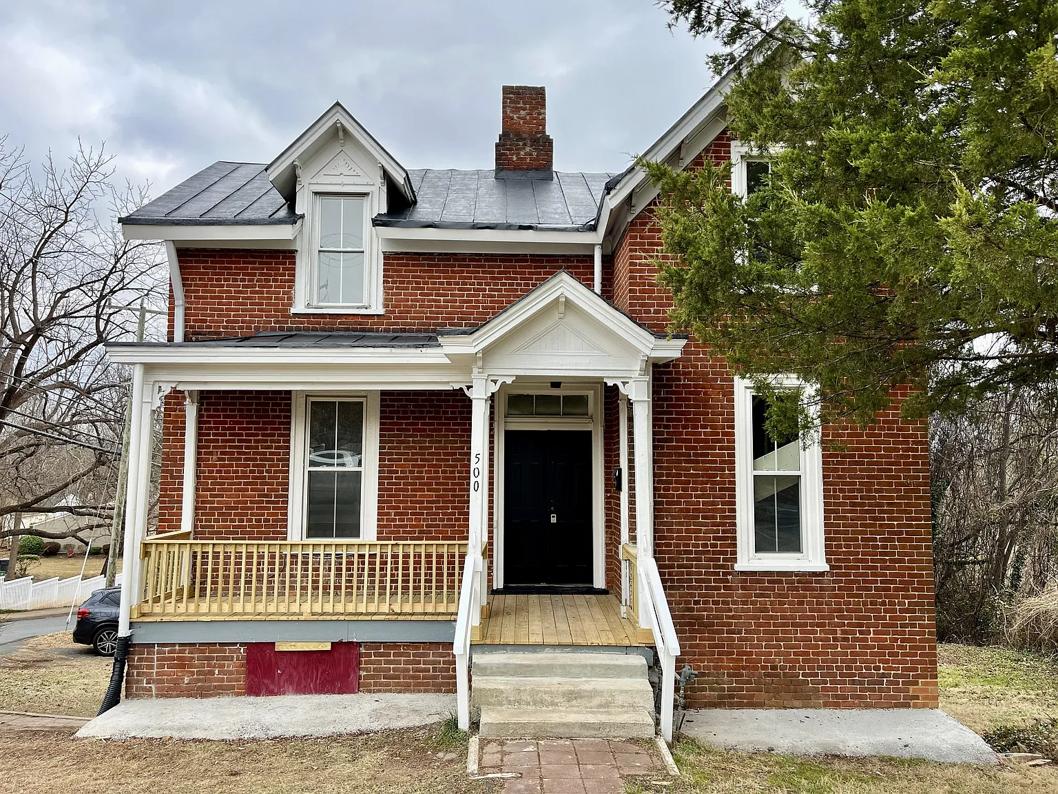 3 bed, 2194 sqft, $2,100 — Photo 1