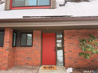 40 Montoya Dr #40, Branford, CT 06405