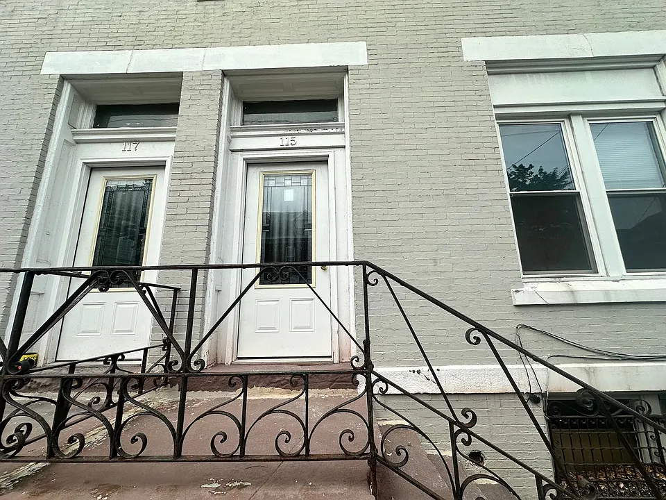 115 S 10th St