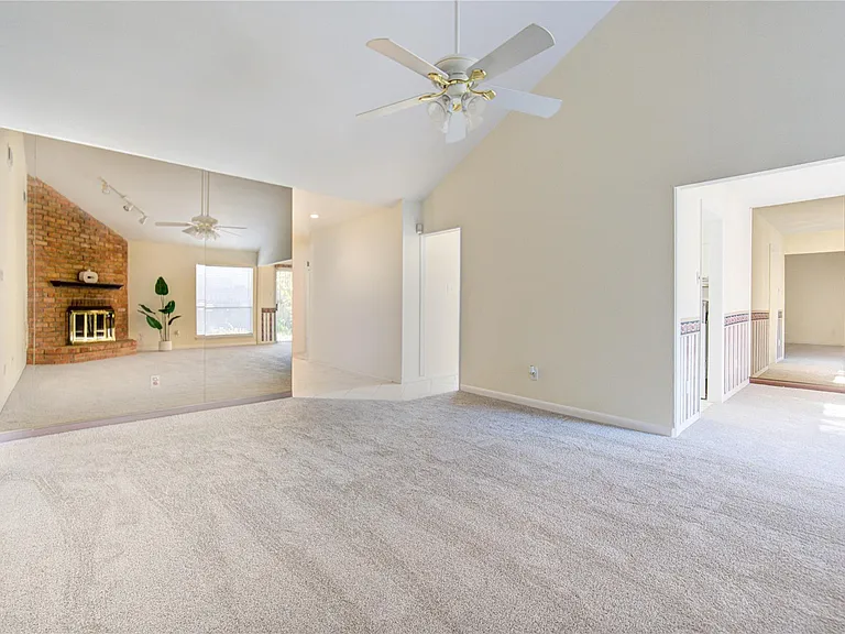 1927 Ash Meadow Dr — Photo 36