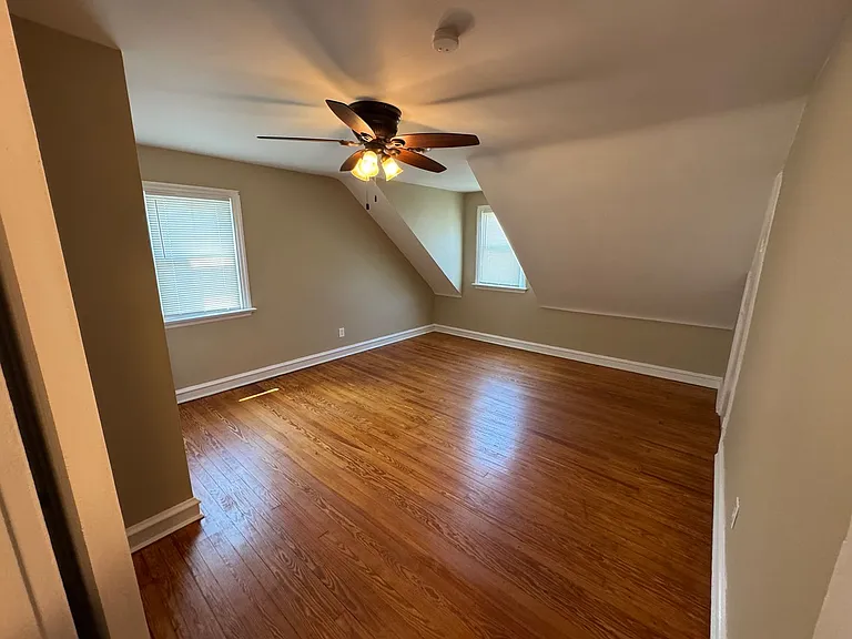 514 Essex Ave — Photo 29