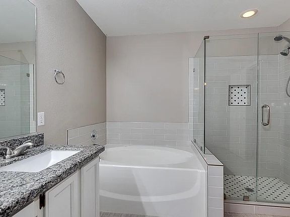3rd image of 4554 W Joshua Blvd