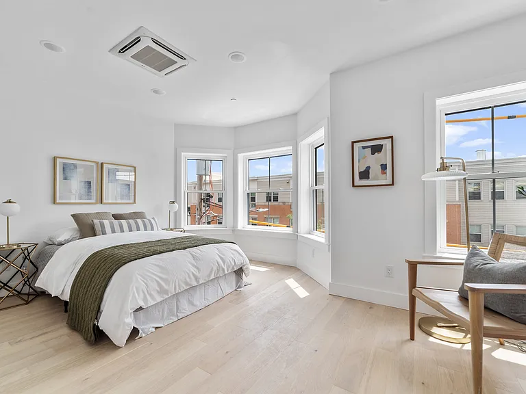 208 Spencer Ave #7 — Photo 16