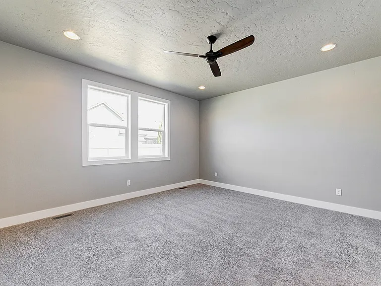 3008 E Shadowbluff St — Photo 13
