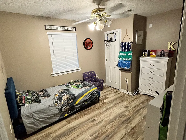 39093 Patricia St — Photo 11