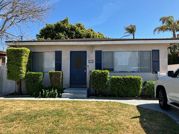 Front entrance into dining room