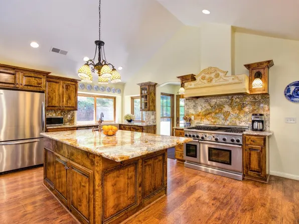3780 Lark Ln, Camino, CA 95709