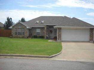 1905 Red Bud Ct, Ardmore, OK 73401