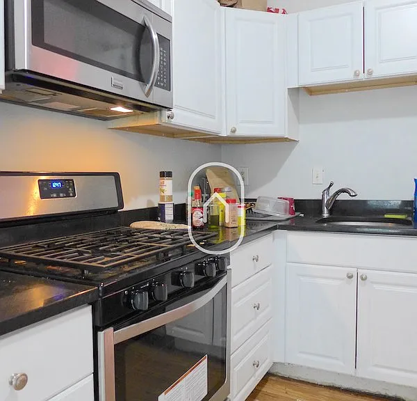 72 Hillside St #5 — Photo 11