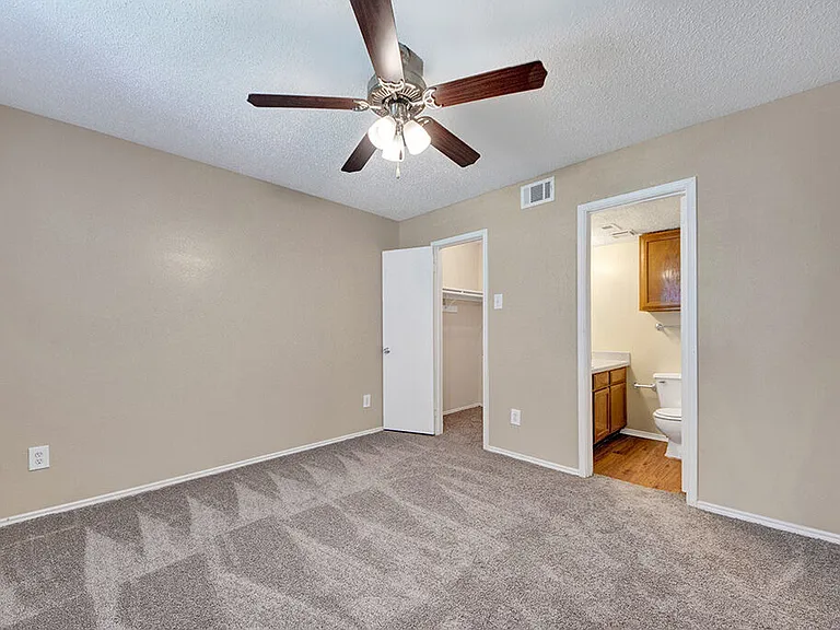 South Meadows Apartments — Photo 19