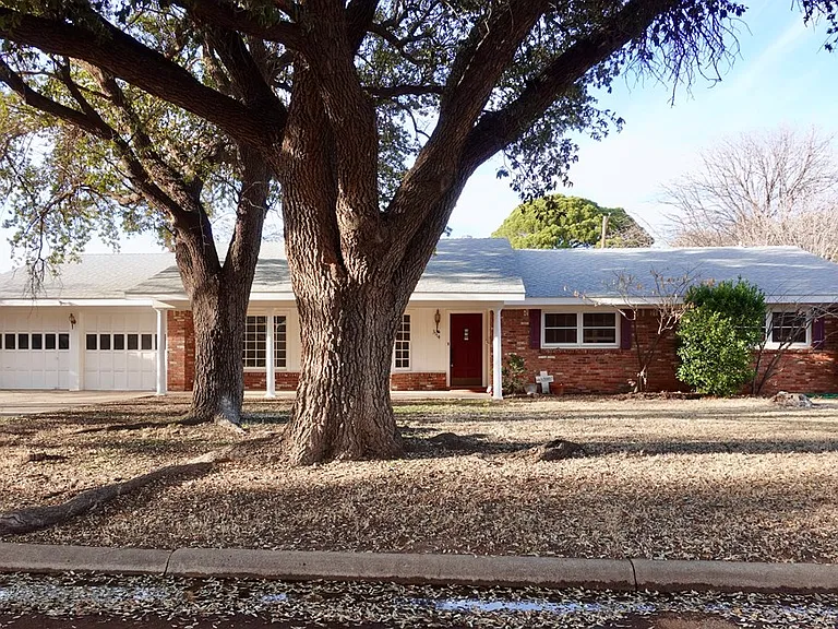 3114 Shell Ave — Photo 2