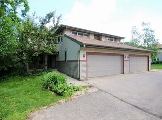 6917 Old Sauk Ct, Madison, WI 53717