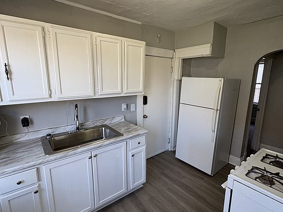 5th image of 11008 Kinsman Rd