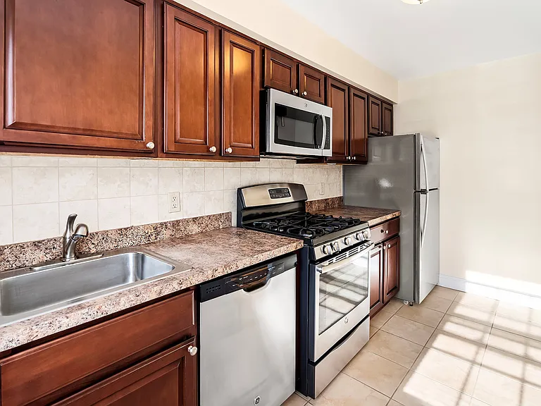 Towne Gardens Townhomes — Photo 6