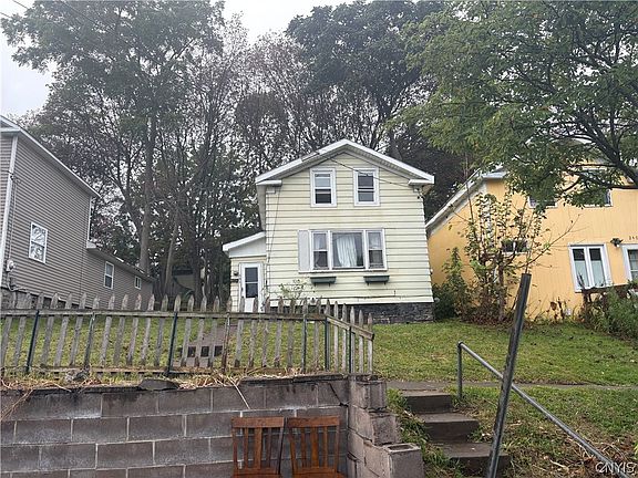 2nd image of 242 E 9th St