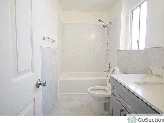 3rd image of 2395 27th Ave #4