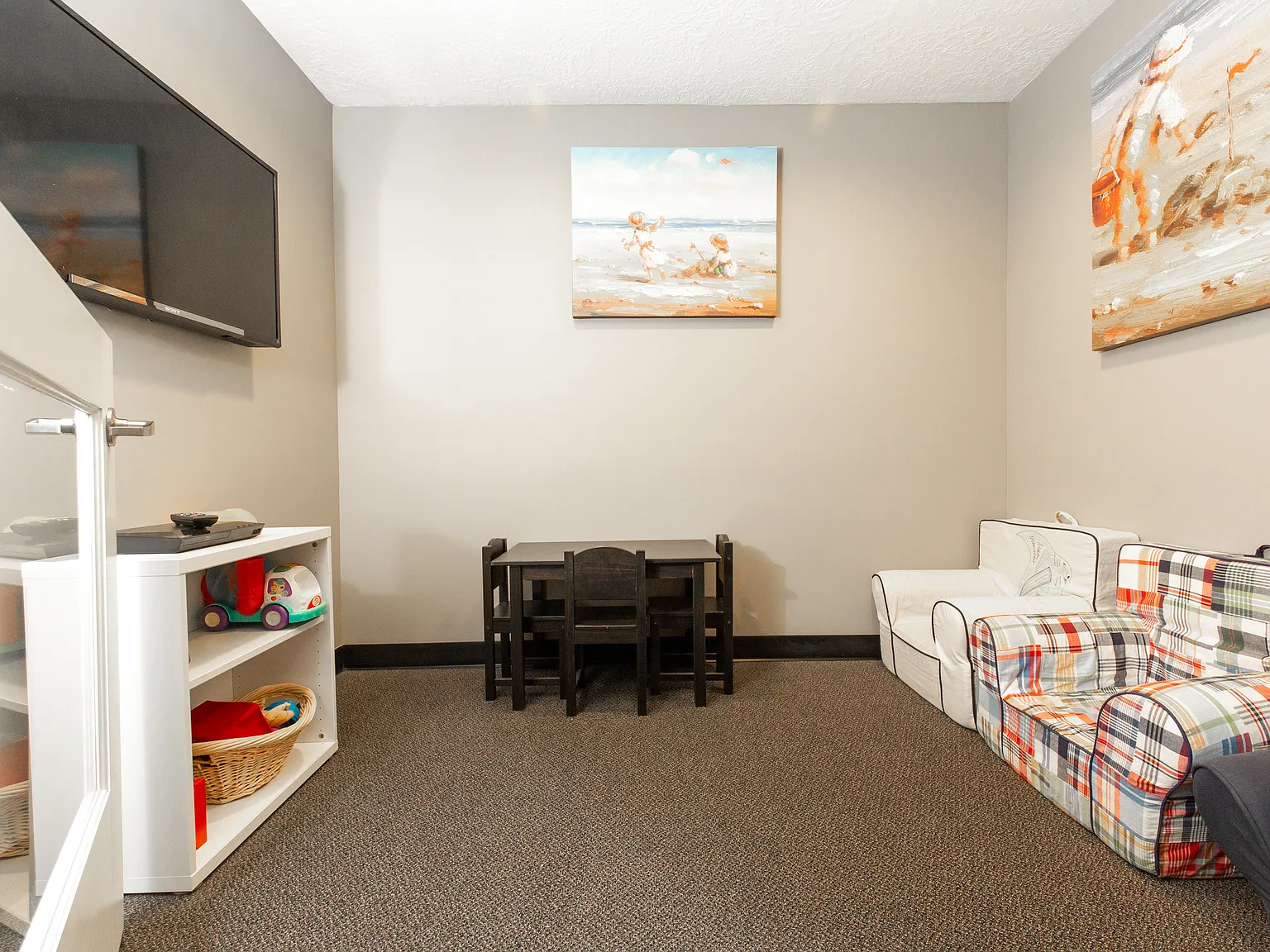 The Hills at Renaissance Apartments — Photo 4