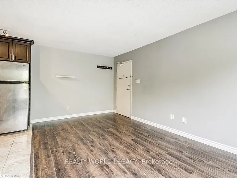 119 Cedar St S #8 — Photo 6