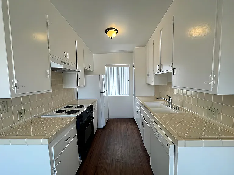 12407 Ohio Ave #2 — Photo 5