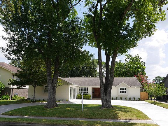 2nd image of 5722 N Braeswood Blvd