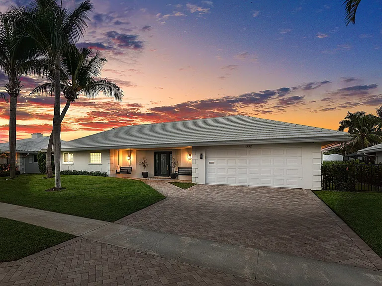 1332 SW Tamarind Way — Photo 48