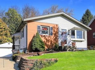 2245 Emerald Dr, Akron, OH 44312