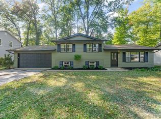 3913 Claridge Dr, Youngstown, OH 44511