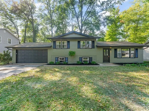 3913 Claridge Dr, Youngstown, OH 44511