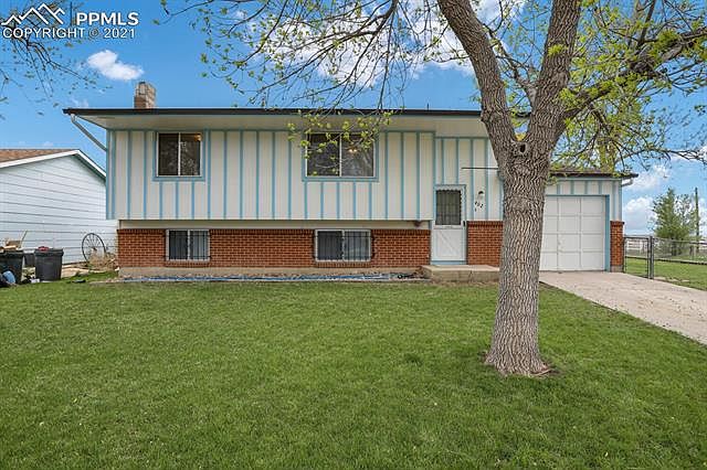 1st image of 402 Calle Manzana