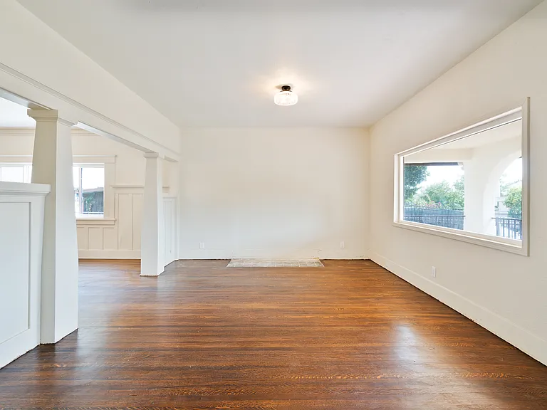2214 Thomas St — Photo 11