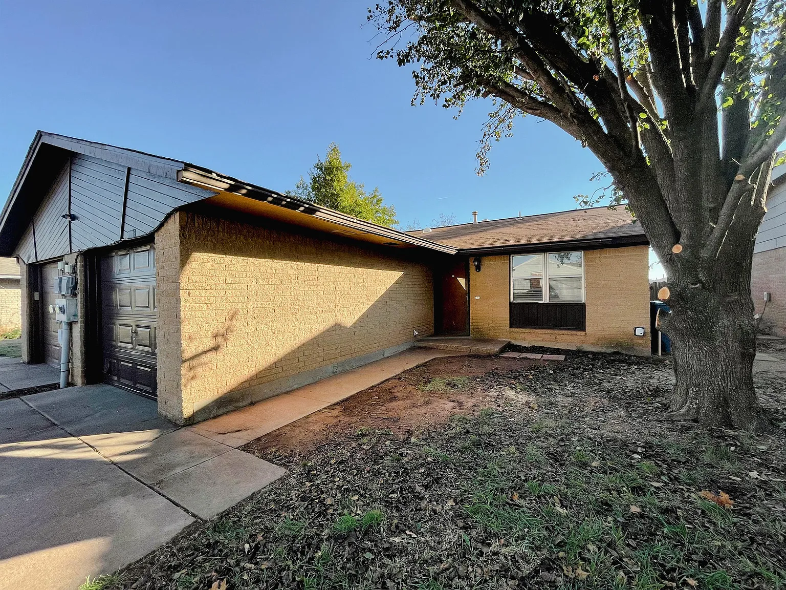 1006 Swan Lake Court - 1 — Photo 4