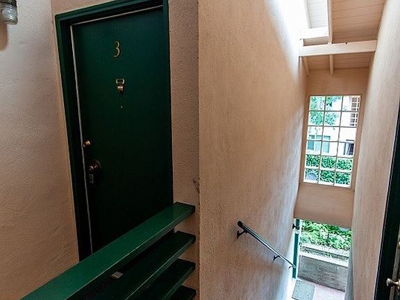 3rd image of 805 Roble Ave #3