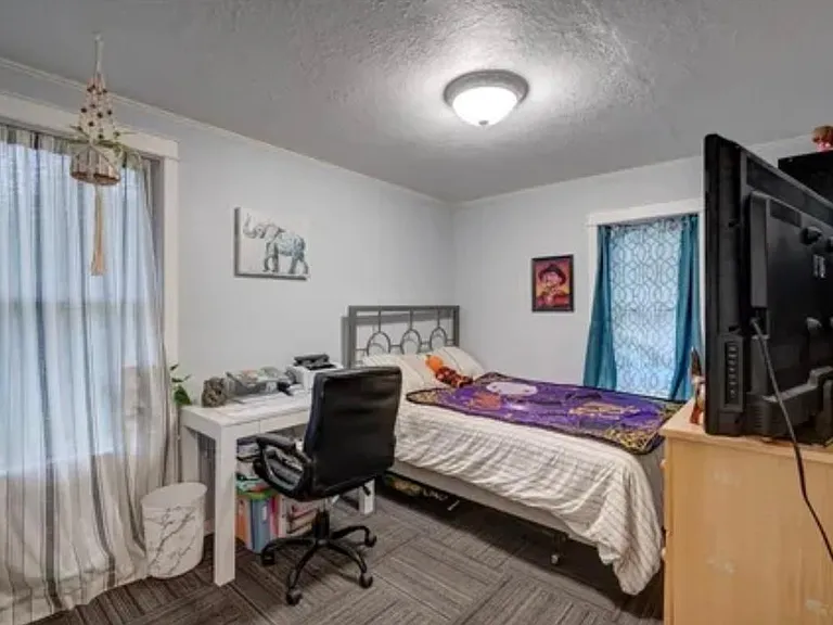 212 E Howard St #1 — Photo 7