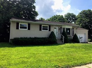 27 Mitchell Rd, Hackettstown, NJ 07840