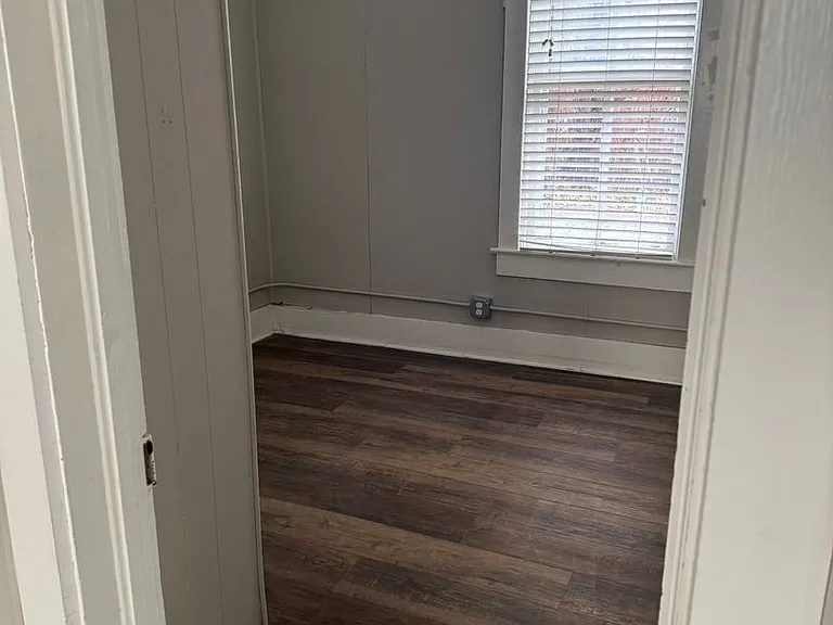 420 S 6th St — Photo 13