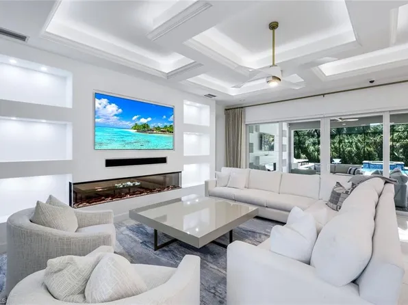 12063 Azalea WAY, NAPLES, FL 34120